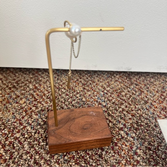 Gold tone faux pearl statement earring mismatch planet cosmic orb front back - Picture 4 of 7